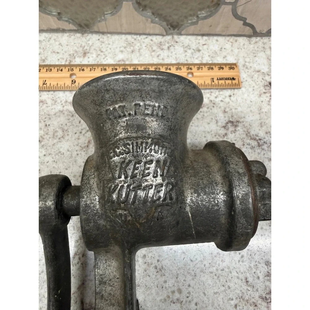 Vintage EC Simmons Keen Kutter Cast Iron Hand Crank Meat Grinder Food Chopper
